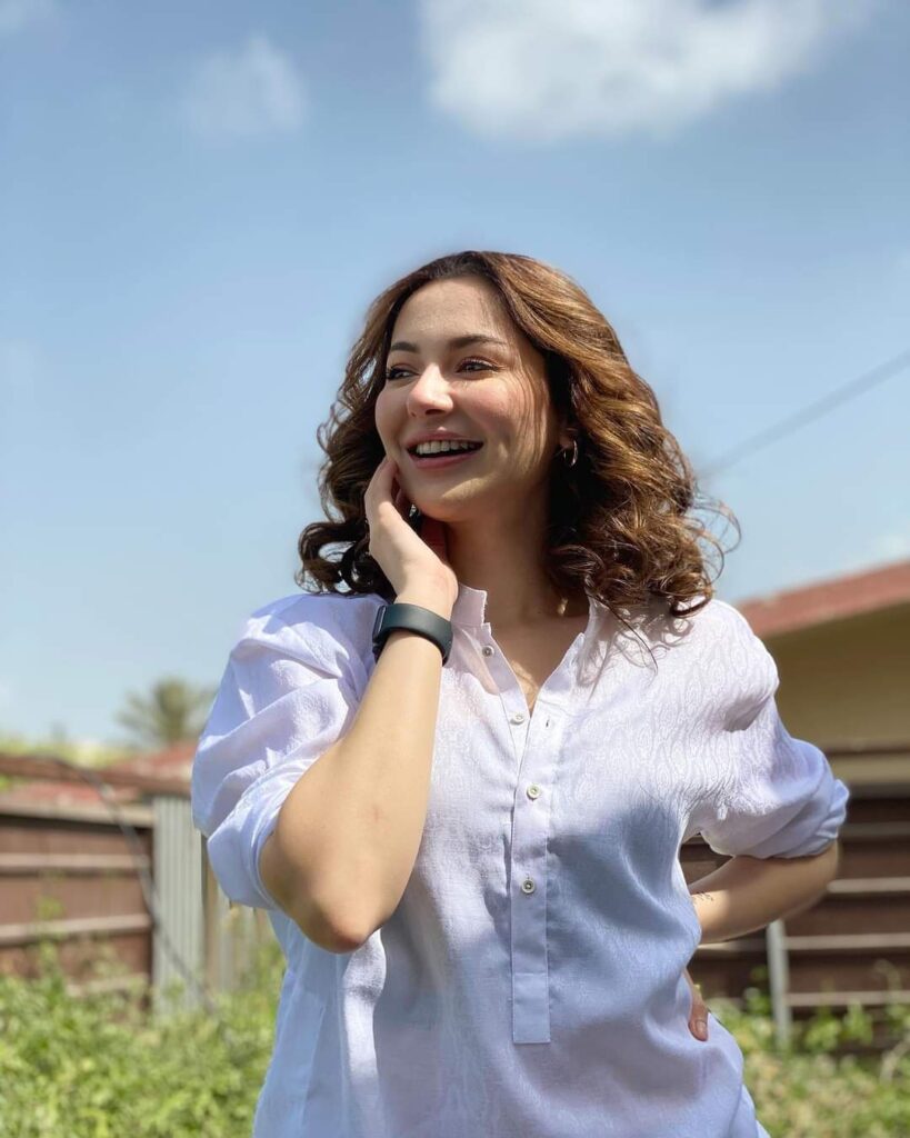Hania Amir Stunning Looks