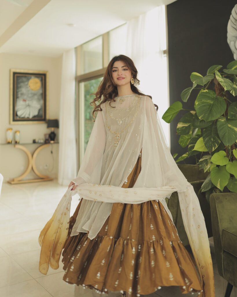 Kinza Hashmi stunning looks