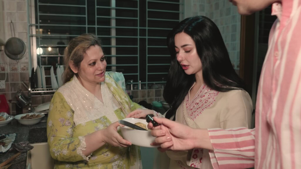 hania-aamir-
