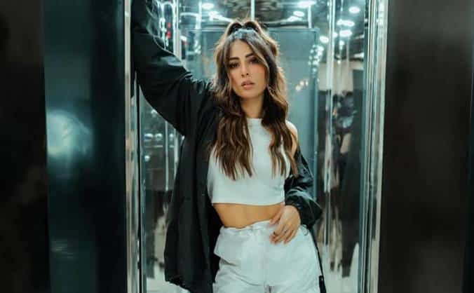 Ushna Shah Sets Social Media Ablaze With Bold Dance Moves